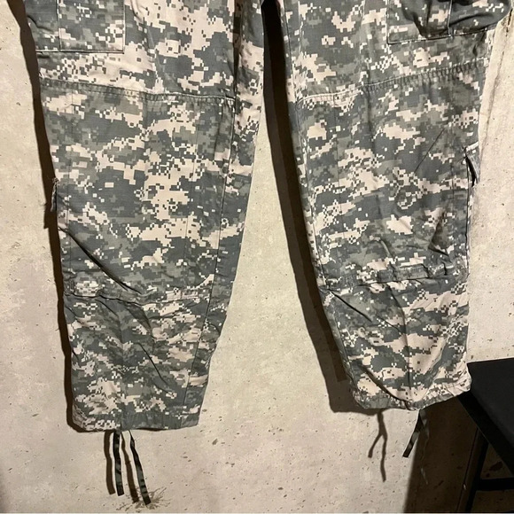 US ARMY Mens Medium Pants Digital Camo Camouflage Utility Cargo Military - Picture 3 of 10